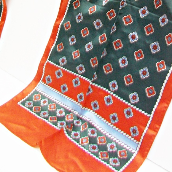 Morsley Scarf Pumpkin & Green - Picture 4 of 6